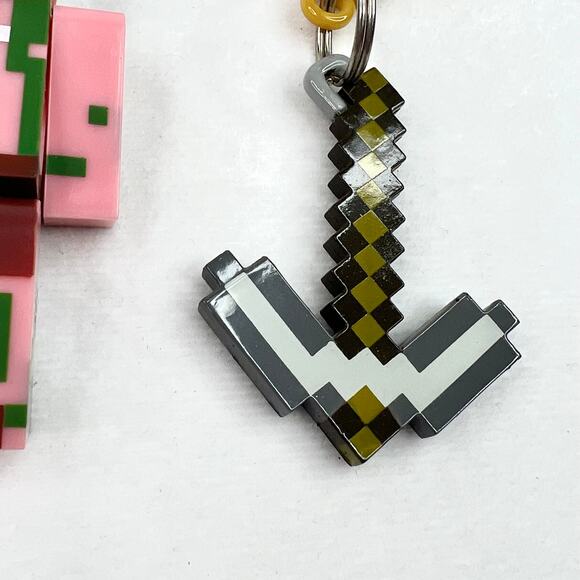 Lot of 4 Minecraft Blind Bag Keychains - Picture 7 of 8